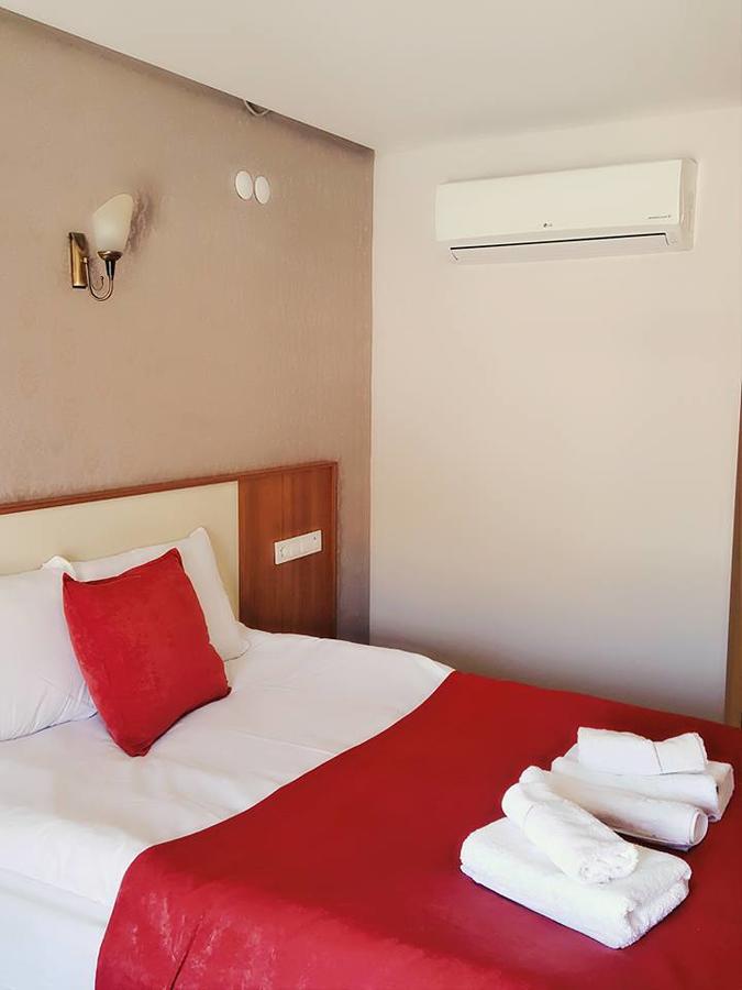 Deniz Hotel Yenifoca Dış mekan fotoğraf