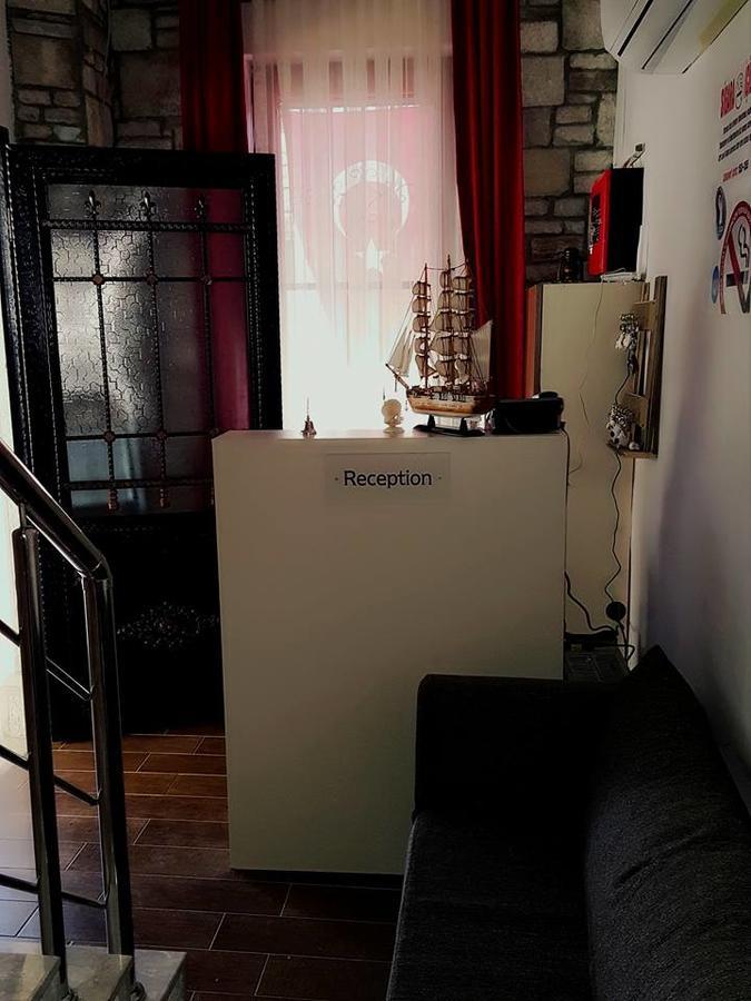 Deniz Hotel Yenifoca Dış mekan fotoğraf