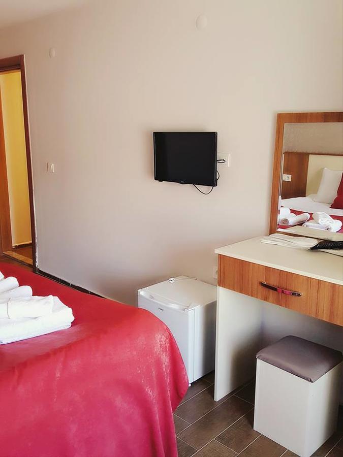 Deniz Hotel Yenifoca Dış mekan fotoğraf